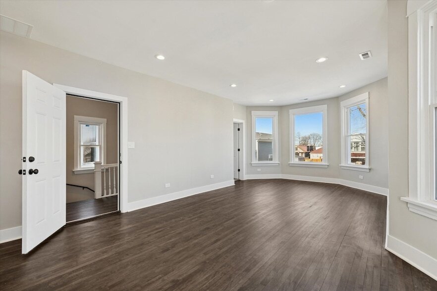Photo - 4845 W Potomac Ave Unit 2