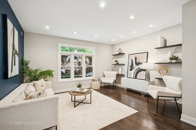 Photo - 3125 S Giles Ave