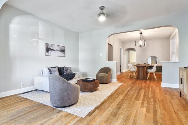 Photo - 3649 N Whipple St Unit ID1359756P