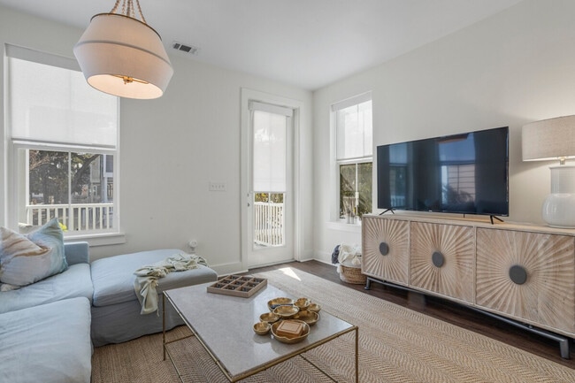 Building Photo - 2207 Government St Unit SI ID1473616P