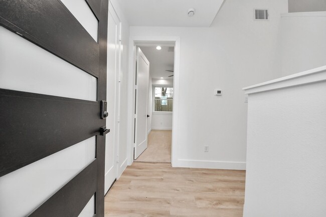 Photo - 3407 Hutchins St