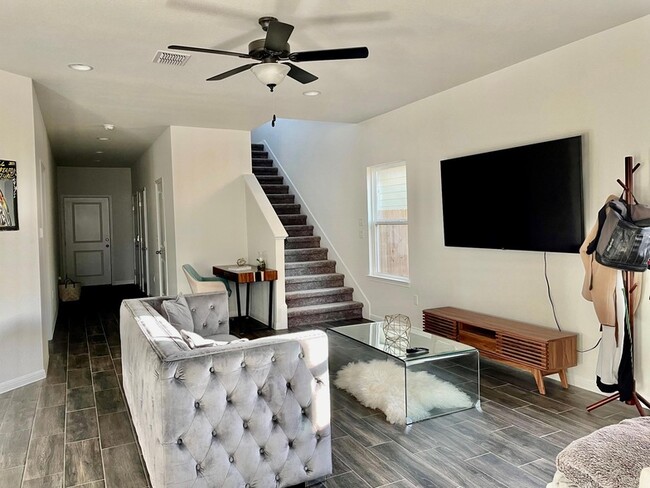 Photo - 10712 Blacket Dr