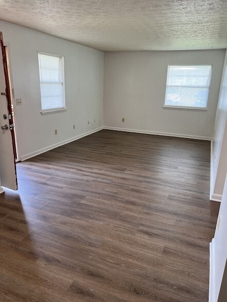 Photo - 113 Hillview Apt Dr