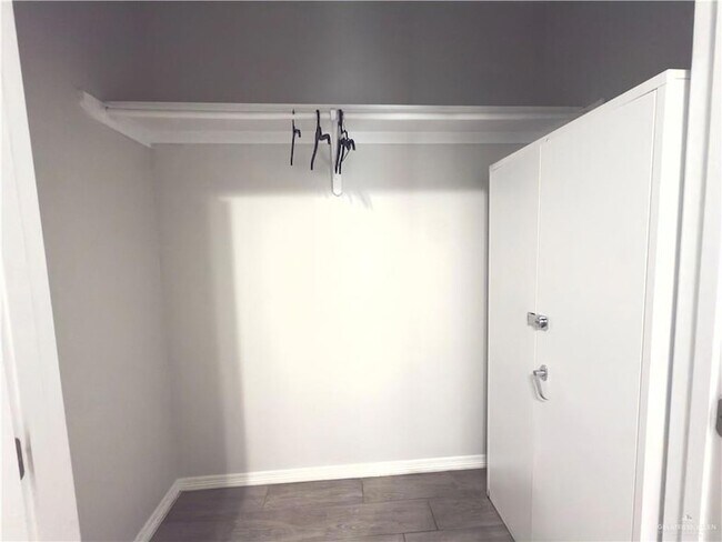 Photo - 1303 W Heritage Dr Unit 4