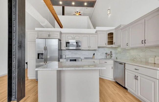 Photo - 1555 California St Unit ID1341154P