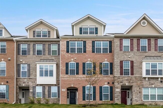 Photo - 2769 Ashcombe Dr.