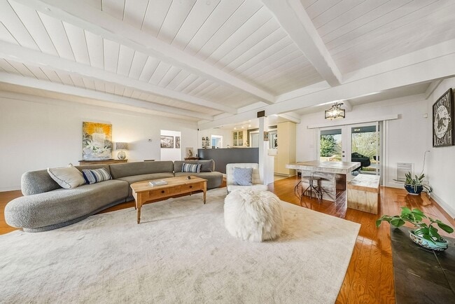 Photo - 724 N Refugio Rd