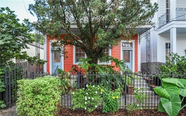 Building Photo - 4427 Annunciation St