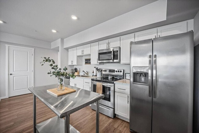 Photo - 624 E 32nd St Unit SI ID1297492P