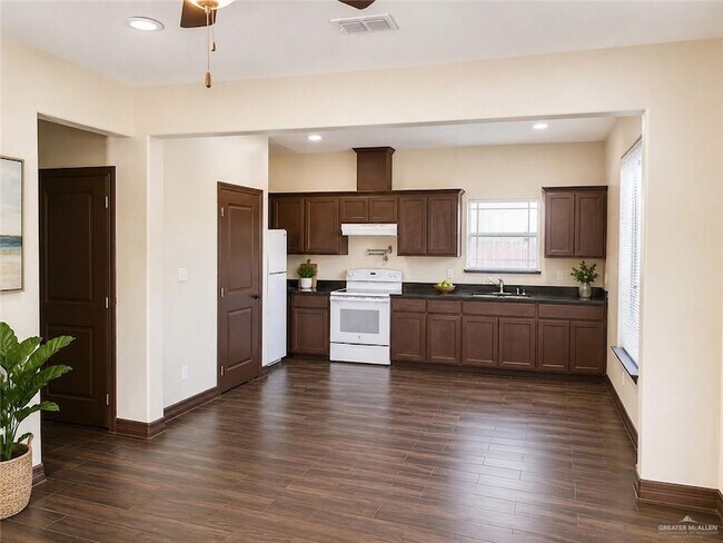 Photo - 215 Fig Dr Unit 4