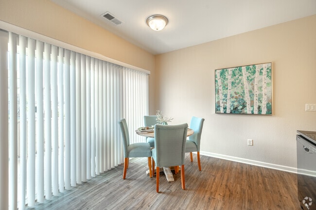 2BR, 2BA - 1,087SF - Dining Room - SunSTONE at Fox Ridge