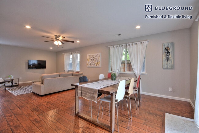 Photo - 2346 Fatjo Pl