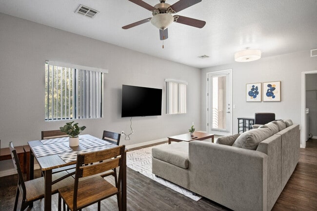 Building Photo - 14 W Villa Rita Dr Unit ID1244300P