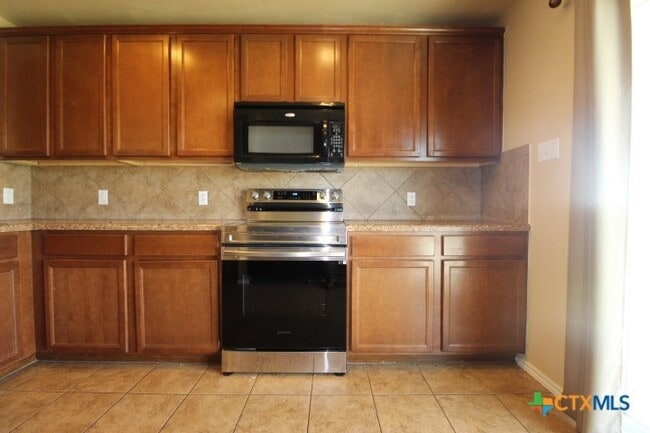 Photo - 304 W Gemini Ln