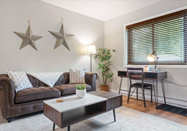 Building Photo - 1217 E Wilson St Unit ID1377401P