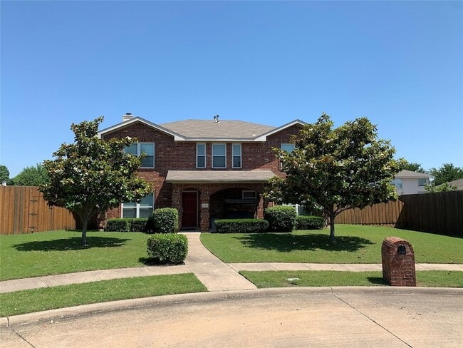 Photo - 1703 Giddings Ct