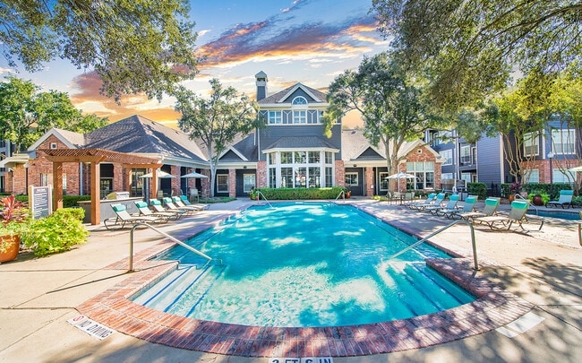 maaページ MAA Kirkwood Apartments - Stafford, Texas - 21 units