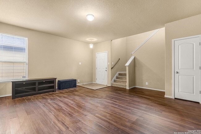 Photo - 7118 Sunny Day