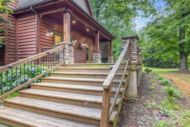 Photo - 102 Serene St