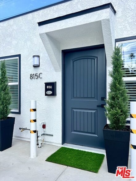 Photo - 815 W Glenoaks Blvd