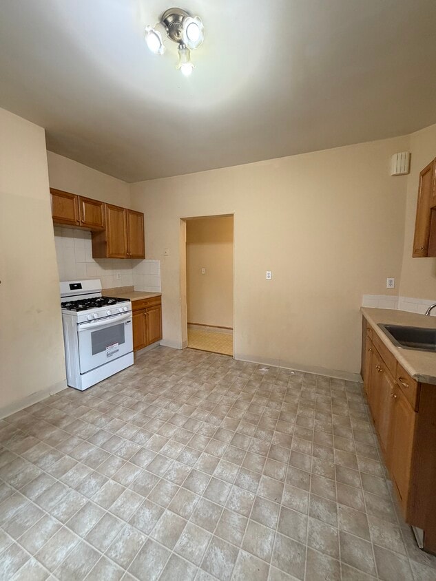 Floor Plan - 32 Ashley