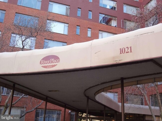 Photo - 1021 Arlington Blvd Unit 120