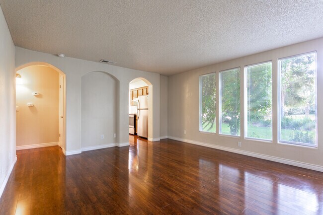 2BD, 1BA - Living Room - Grand Resort Apartments