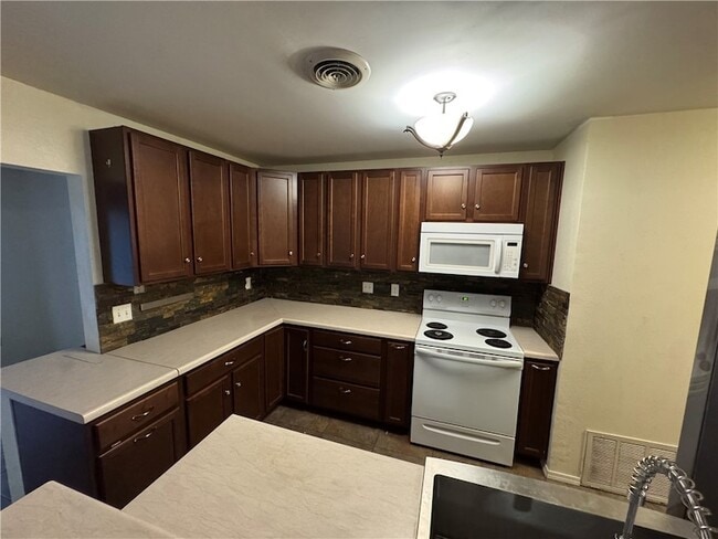 Photo - 19 Gore Ln