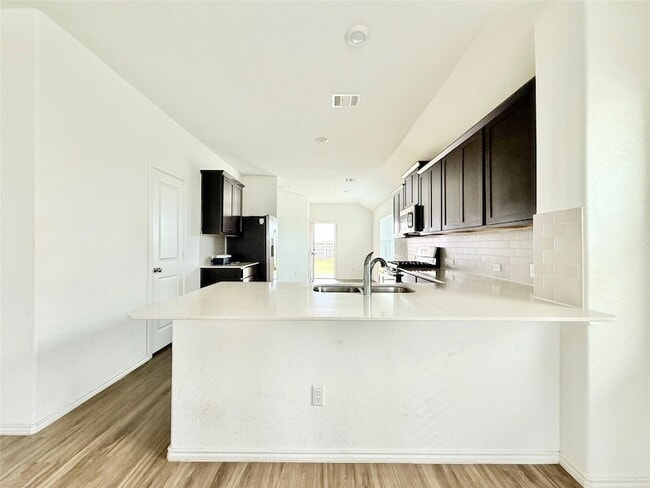 Photo - 140 Canley Lp
