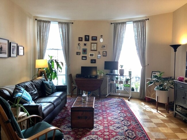 Building Photo - 27 Bowdoin St Unit 2B