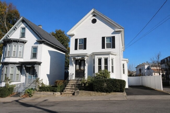 Building Photo - 90 Mt Vernon St Unit 1