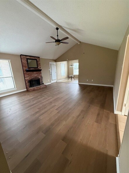 Photo - 614 Circle Creek Dr