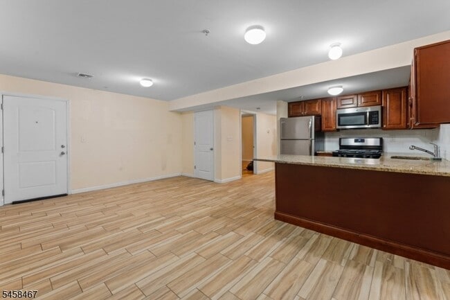 Photo - 453-455-455 Washington St Unit 1