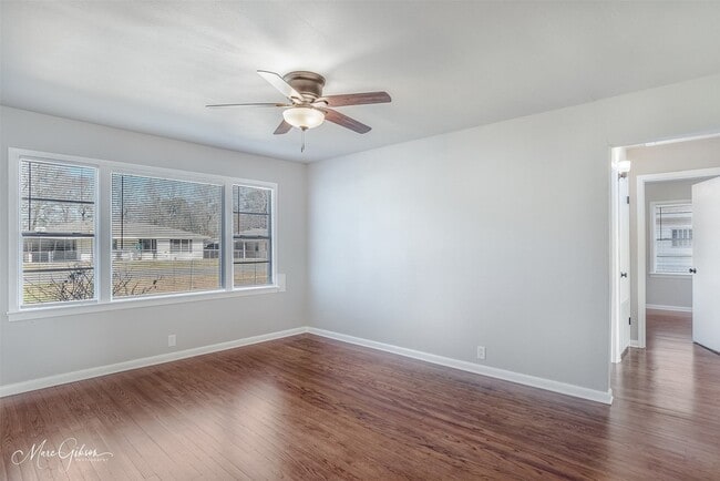 Photo - 115 Larkin St