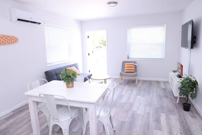 Photo - 1109 Douglas Rd Unit ID1056520P