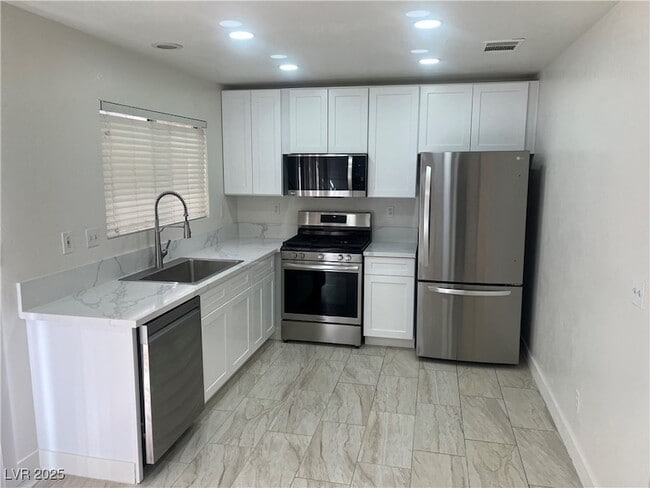 Photo - 368 Abbington St