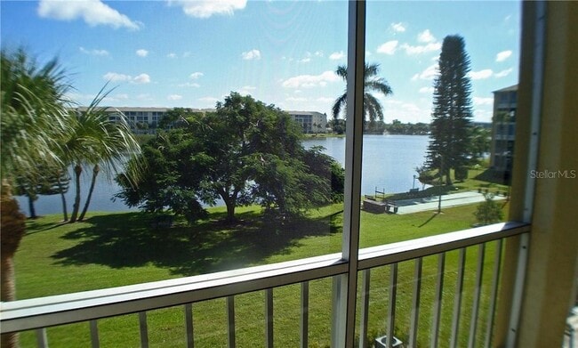 Building Photo - 3668 Lake Bayshore Dr Unit K325