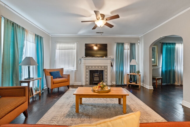 Building Photo - 2045 Bullard St Unit ID1043526P