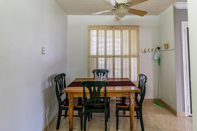 Photo - 2460 Juniper Dr Unit 201