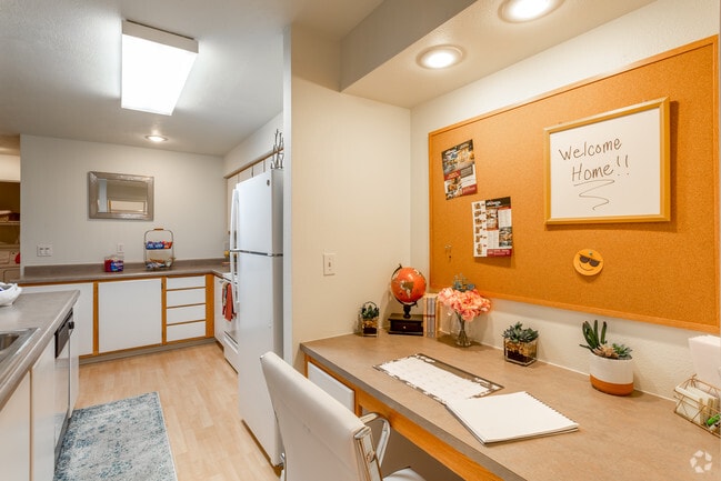 2BR, 1BA - 902 SF - The Whimsical Pig