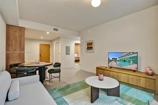 Photo - 11 NE 6th St Unit 712