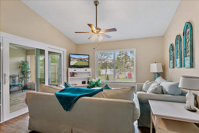 Building Photo - 11411 N Malibu Way Unit SI ID1578492P