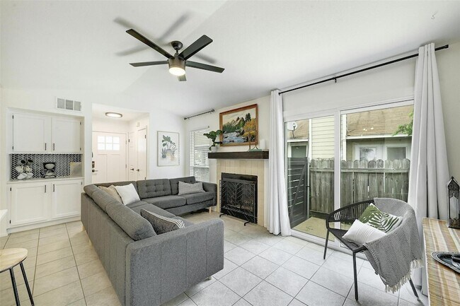 Photo - 3605 Leafield Dr Unit A