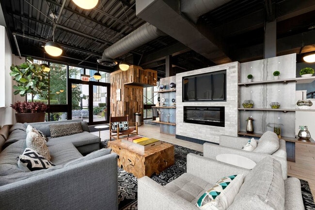 Photo - 660 W Wayman St Unit ID1244912P