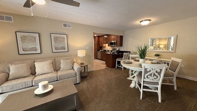 Charleston Livingroom Dinning Room - St. Andrews Apartments