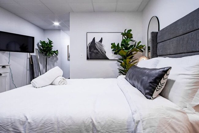 Photo - 1020 16th St NW Unit ID1037707P