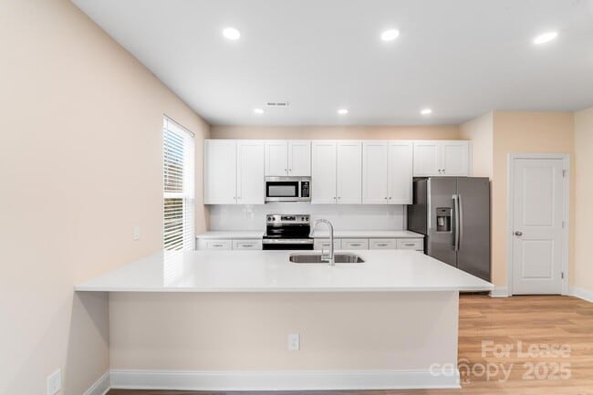 Photo - 645 Brookwood St