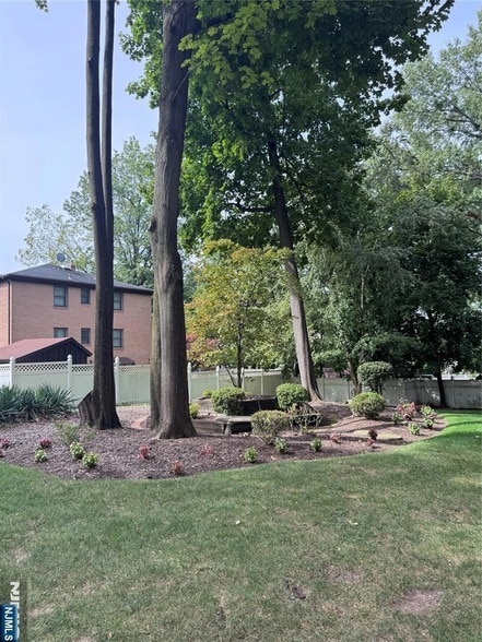 Photo - 250 Broad Ave Unit GRD