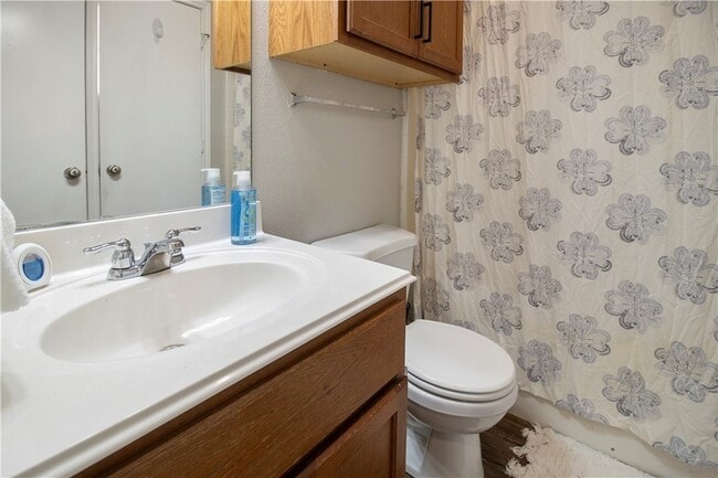 Photo - 2903 McLaren Dr