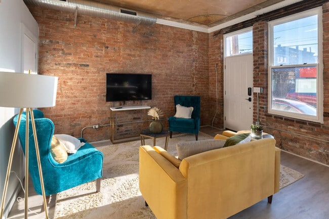 Photo - 1900 Elm St Unit ID1056055P